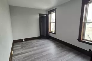 37 Clinton Ave, Holyoke, MA 01040 - Photo 7