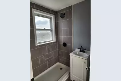 146 Middlesex #3, Fall River, MA 02720 - Photo 3