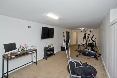 27 Middlebrook Dr, Springfield, MA 01129 - Photo 9