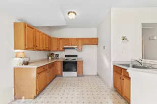 42 Crystal Water, East Bridgewater, MA 02333 - Photo 9