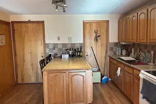 105 Ridgewood Ln, Gardner, MA 01440 - Photo 3