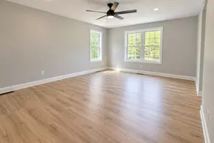 82 Pierce St, Rochester, MA 02770 - Photo 7