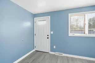 19 Emily St, Springfield, MA 01109 - Photo 7