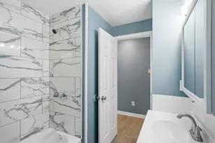 19 Emily St, Springfield, MA 01109 - Photo 15