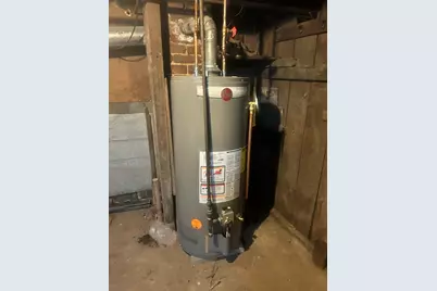 51 Acushnet Ave, Springfield, MA 01105 - Photo 21