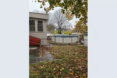 102 Weare St, Lawrence, MA 01840 - Photo 3