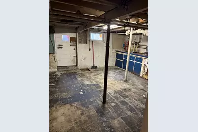 102 Weare St, Lawrence, MA 01840 - Photo 25