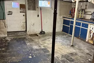 102 Weare St, Lawrence, MA 01840 - Photo 25