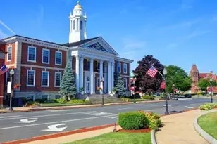 57 Mill St, Woburn, MA 01801 - Photo 5