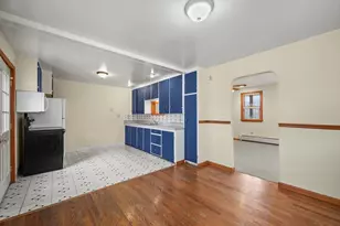 31-33 Apremont St, Adams, MA 01220 - Photo 9