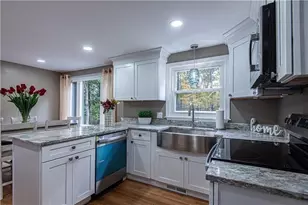 20 Maplewood Dr, Coventry, RI 02816 - Photo 5