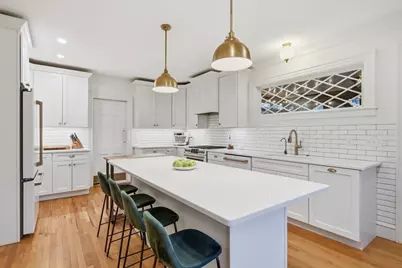 27 Lexington Ave, Holyoke, MA 01040 - Photo 3