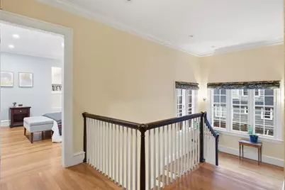 27 Lexington Ave, Holyoke, MA 01040 - Photo 19