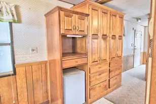 556 Central St, Leominster, MA 01453 - Photo 9