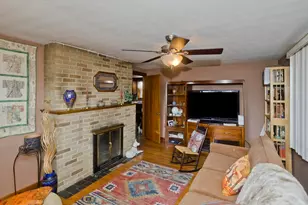 27 Regal St, Springfield, MA 01118 - Photo 11