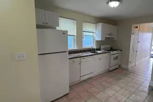 15 Avon St, Revere, MA 02151 - Photo 3