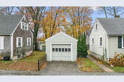 19 Cedar St, Beverly, MA 01915 - Photo 3