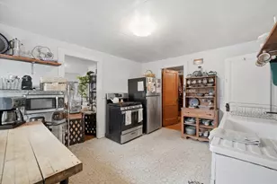 39 State St, Chicopee, MA 01013 - Photo 9