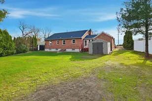 61 Clarence St, West Springfield, MA 01089 - Photo 35