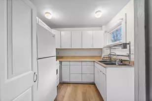 24 School St, Oak Bluffs, MA 02557 - Photo 9