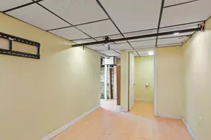 577 Chandler St, Worcester, MA 01602 - Photo 23