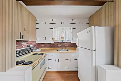 578 Plain St, Brockton, MA 02302 - Photo 5