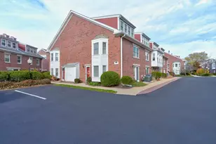 138 Quincy Shore Dr, Quincy, MA 02171 - Photo 3