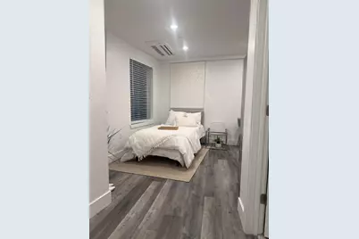 585 Essex St #519, Lynn, MA 01901 - Photo 3