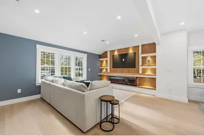 99 Grove St, Reading, MA 01867 - Photo 3