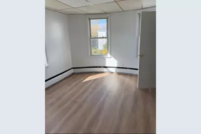 8 Bourne St #2R, Worcester, MA 01606 - Photo 5