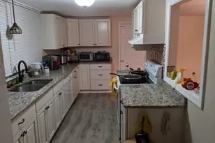 95 Providence St, Mendon, MA 01756 - Photo 9