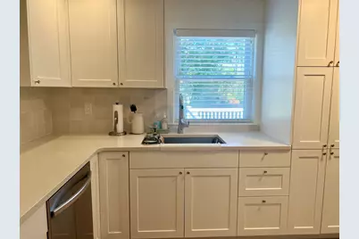 113 Cambridge, Winchester, MA 01890 - Photo 3