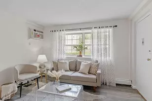 70 A Washington Park Dr, Andover, MA 01810 - Photo 3