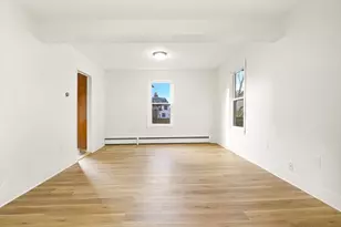 12 Temple St, Holyoke, MA 01040 - Photo 9