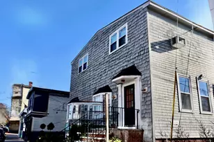 118 Pleasant St, Marblehead, MA 01945 - Photo 1
