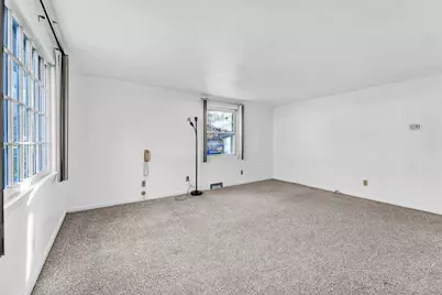 82 Louis Rd, Springfield, MA 01118 - Photo 5