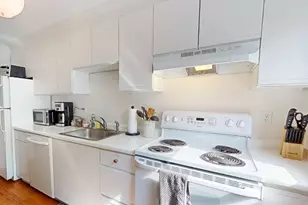 91 Chestnut St, Brookline, MA 02445 - Photo 3