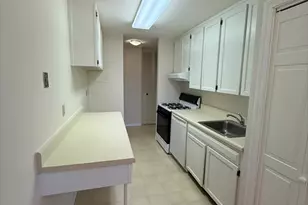 42 Shrewsbury Green Dr, Shrewsbury, MA 01545 - Photo 7