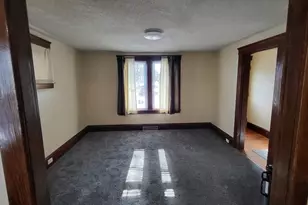 9 Bradstreet Ave, Lowell, MA 01851 - Photo 9