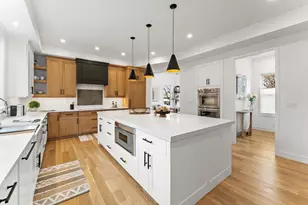 12 Hill St, Needham, MA 02494 - Photo 5