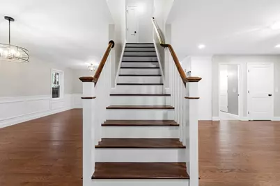 34 Alsop St, Fall River, MA 02723 - Photo 9