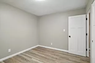 17 Pebble Mill Rd, Springfield, MA 01118 - Photo 23