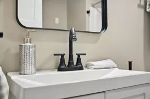 17 Pebble Mill Rd, Springfield, MA 01118 - Photo 21