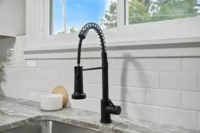 17 Pebble Mill Rd, Springfield, MA 01118 - Photo 15