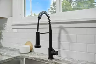 17 Pebble Mill Rd, Springfield, MA 01118 - Photo 15