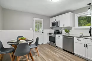 17 Pebble Mill Rd, Springfield, MA 01118 - Photo 11