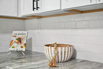 17 Pebble Mill Rd, Springfield, MA 01118 - Photo 13