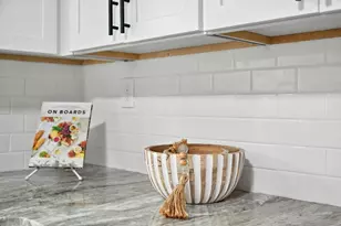 17 Pebble Mill Rd, Springfield, MA 01118 - Photo 13