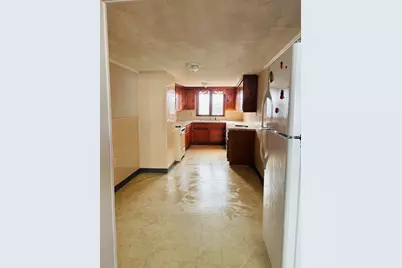 297 Lindsey St, Fall River, MA 02720 - Photo 9