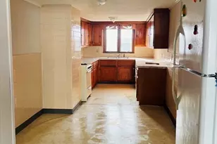 297 Lindsey St, Fall River, MA 02720 - Photo 9